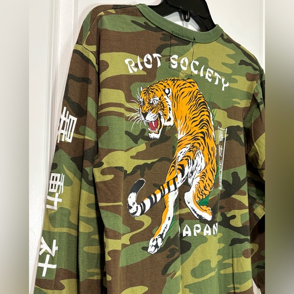 Riot Society Men’s Camo Tiger Japan Long Sleeve T-shirt Size Small - Picture 2 of 7